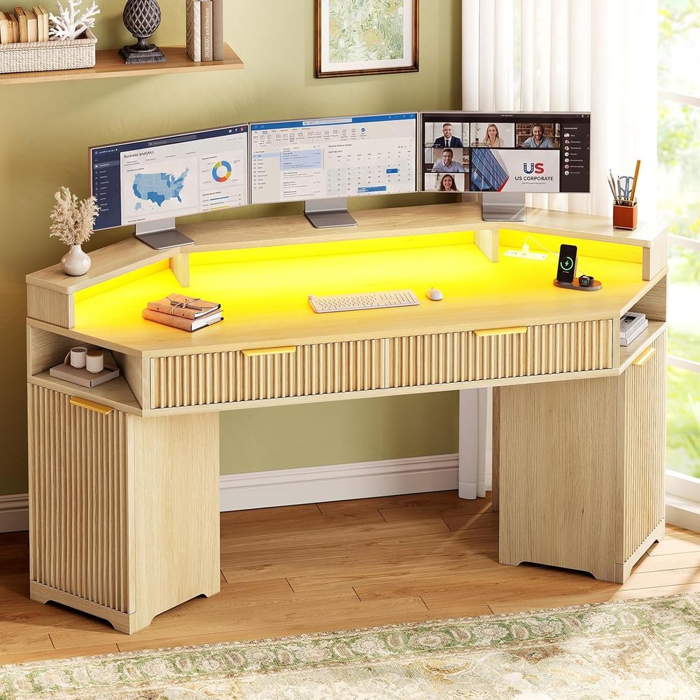 Desk Setup Oak - デュアルデスクセットアップ、収納付きコンパクトダイヤモンドオフィスデスク、電源コンセント付きLEDライト付きゲーミングデスク、オーク仕上げ