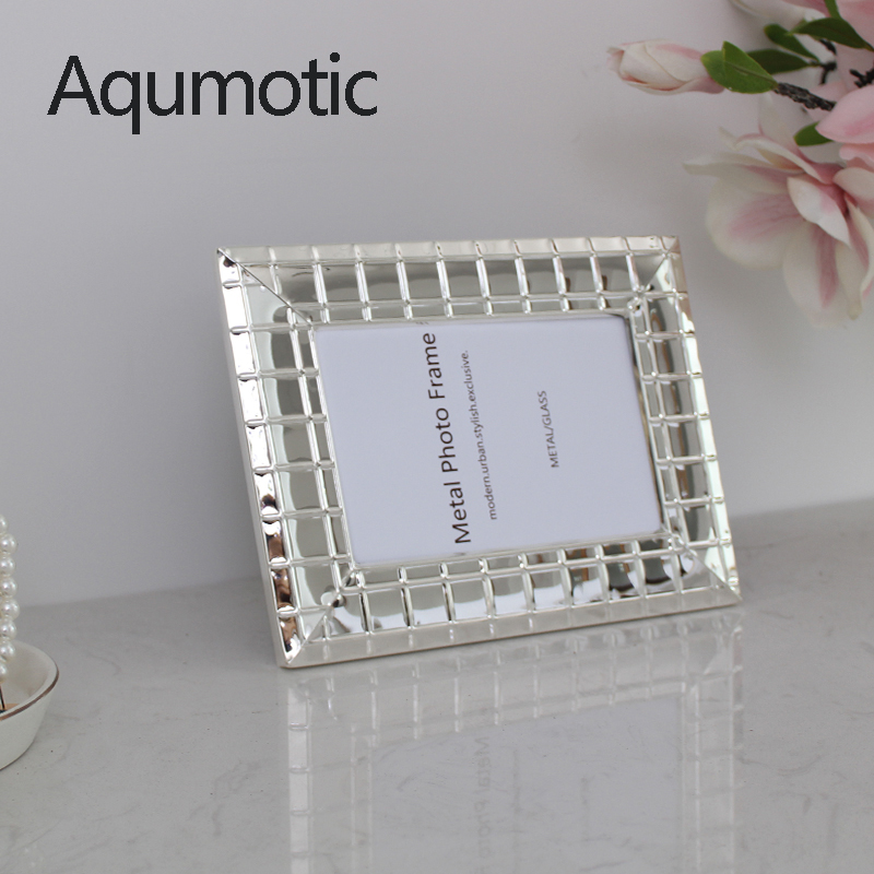 Aqumic-金属製の写真フレーム,シンプルなシルバーミラー - Desk Setup Simple のレビューと価格