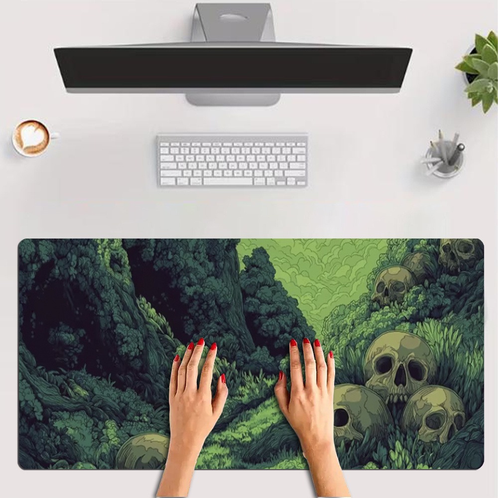 不思議で不気味な森のシーンが描かれたアニメ風コンピューターデ - Desk Setup Simple のレビューと価格